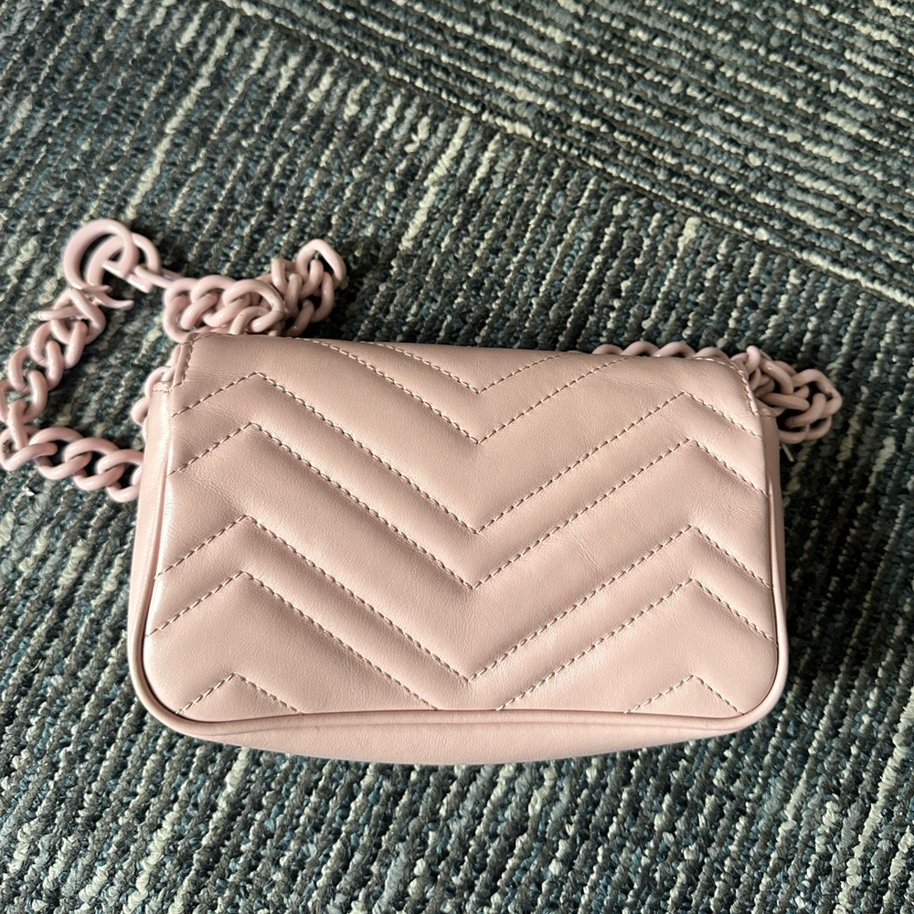 Gucci Calfskin Matelasse Monochrome GG Marmont Chain belt Bag in Perfect Pink - Picture 7 of 16